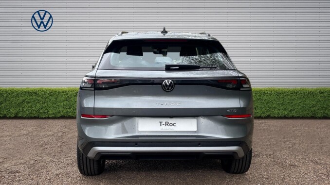 Volkswagen T-Roc 1.5 eTSI Life 5dr DSG Petrol Hatchback - Image 8